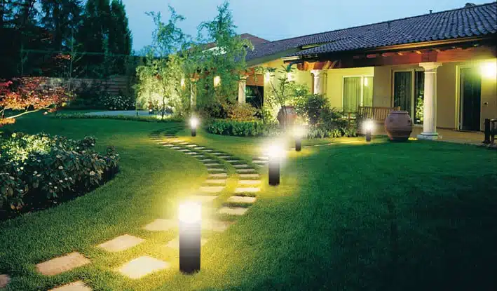 CÁC MẪU ĐÈN TRANG TRÍ NGOÀI TRỜI HOT NHẤT VÀ CÁC LƯU Ý KHI SỬ DỤNG